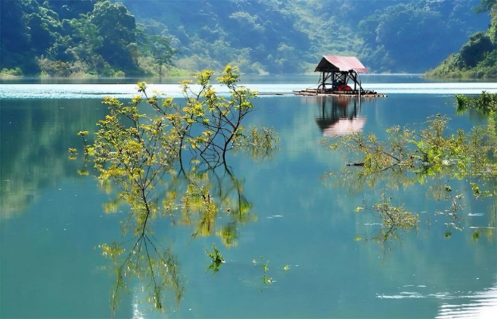 These lakes are connected through underground caves and passageways, ensuring that the crystal-clear waters remain pristine throughout the year
